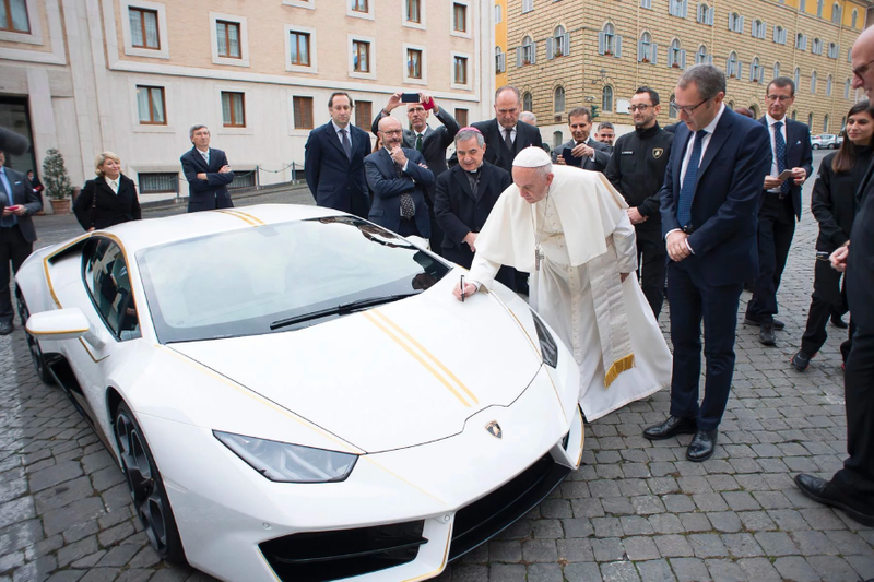 Illustration for article titled The Pope Is Selling His Signed Lamborghini, The Only Supercar You Probably Won't Go To Hell For Owning